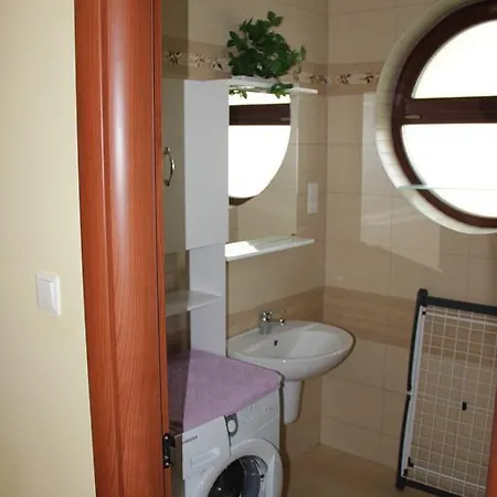 Lakeview Apartman *