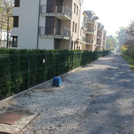 Lakeview バラトンレッレ