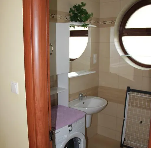 Lakeview Apartman *